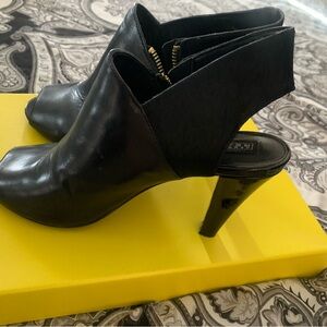 Kenneth Cole Reaction Shooties 7.5 Black Leather